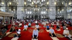 1 Ocak günü Cuma namazı camilerde kılınacak mı? Merak edilen soru cevap buldu