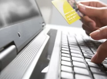 İzmir’de yaşandı! İnternetten alışveriş sırasında banka hesabının boşaltıldığı iddiası