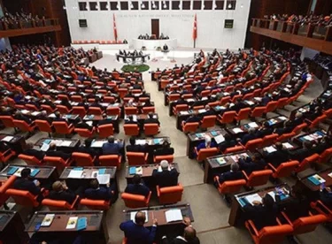 Türkiye tek yürek oldu! Meclis’teki 4 siyasi partiden S-400 yaptırımlarına ortak tepki