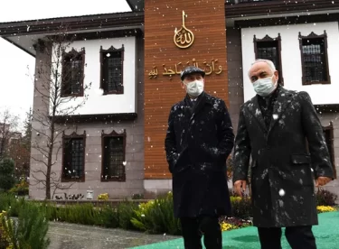 İçişleri Bakanı Süleyman Soylu ‘karda yürüyüş’ fotoğraflarını paylaştı