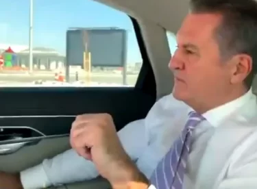 Mustafa Sarıgül’den dikkat çeken paylaşım! Neşet Ertaş’ın türküsüne eşlik etti