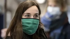 Aynı maskeyi uzun süre kullananlar dikkat! Mikroplastik soluyorsunuz