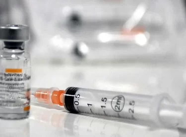 Sinovac, CoronaVac aşısının çocuklarda etkili ve güvenli olduğunu belirtti