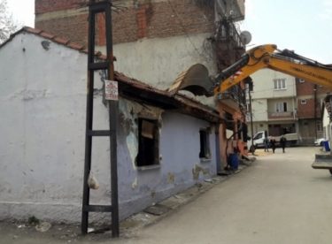 Metruk Binalar Huzur Ve Güvenlik İçin Yıkılıyor