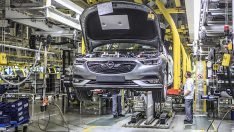 Opel, çip sorunu nedeniyle o kentte yeni yıla kadar üretimini durduruyor
