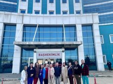 PET-KOZ Derneği’nden Türkiye Genelinde Güçlü Bir Dayanışma Örneği: “Mecburi Hizmette Yalnız Değilsiniz!” Projesi Kadın Doğum Alanında Yeni Bir Model Ortaya Koyuyor